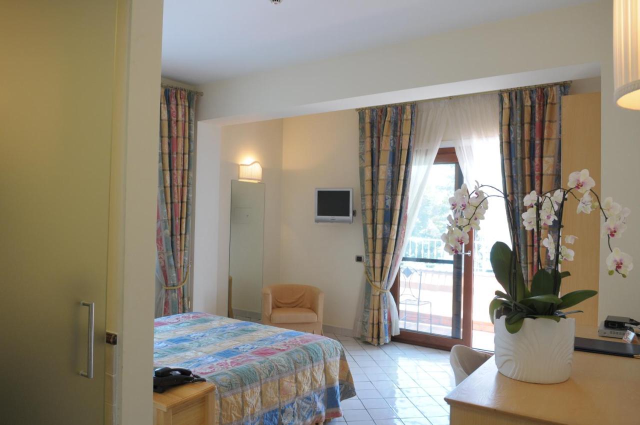 Villa Poseidon -Boutique Hotel- Salerno Camera foto