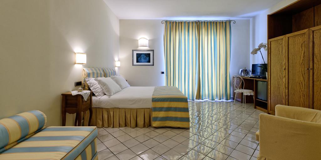 Villa Poseidon -Boutique Hotel- Salerno Esterno foto